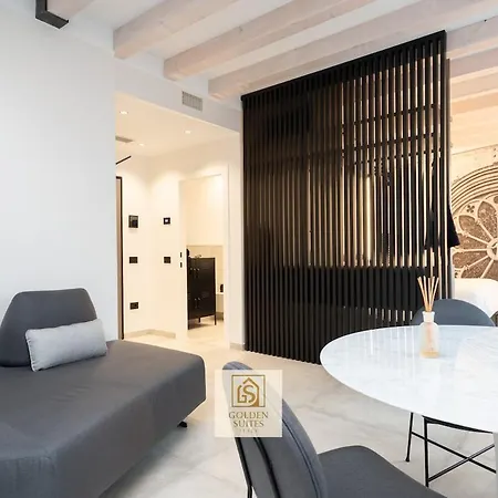 Goldensuitesitaly Duomo Luxury 1 דירה טרנטו