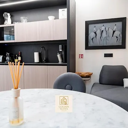 Goldensuitesitaly Duomo Luxury 1 Apartment
