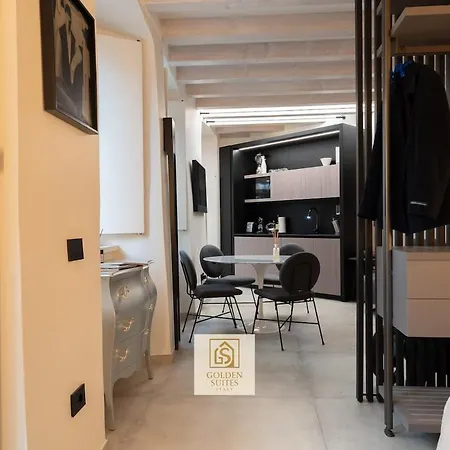 Apartment Goldensuitesitaly Duomo Luxury 1