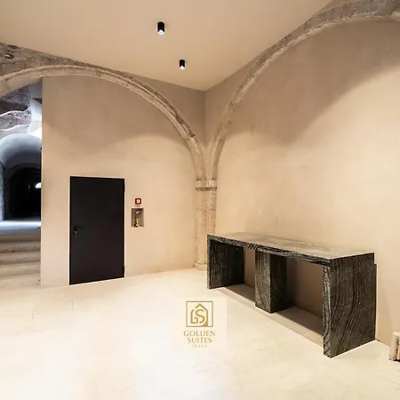 Goldensuitesitaly Duomo Luxury 1 * Trento