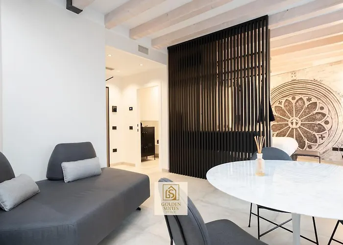 Goldensuitesitaly Duomo Luxury 1 דירה טרנטו