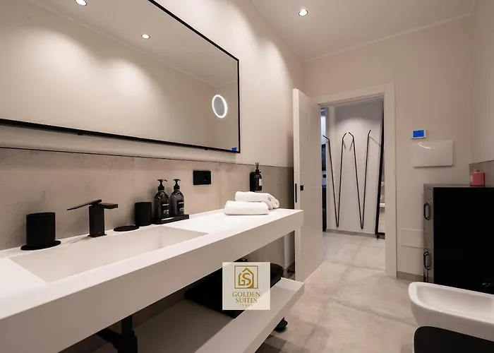 Goldensuitesitaly Duomo Luxury 1 דירה טרנטו