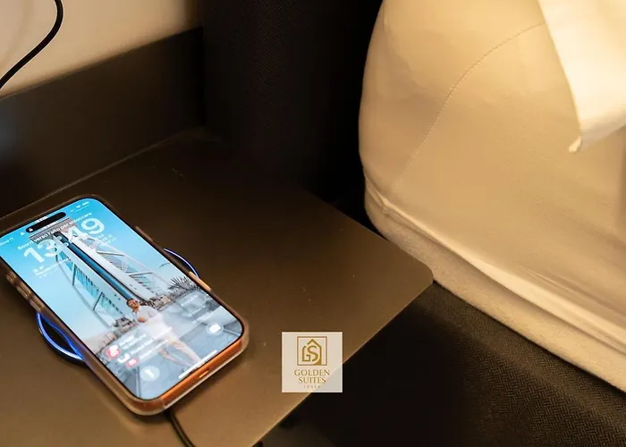 Goldensuitesitaly Duomo Luxury 1 דירה *