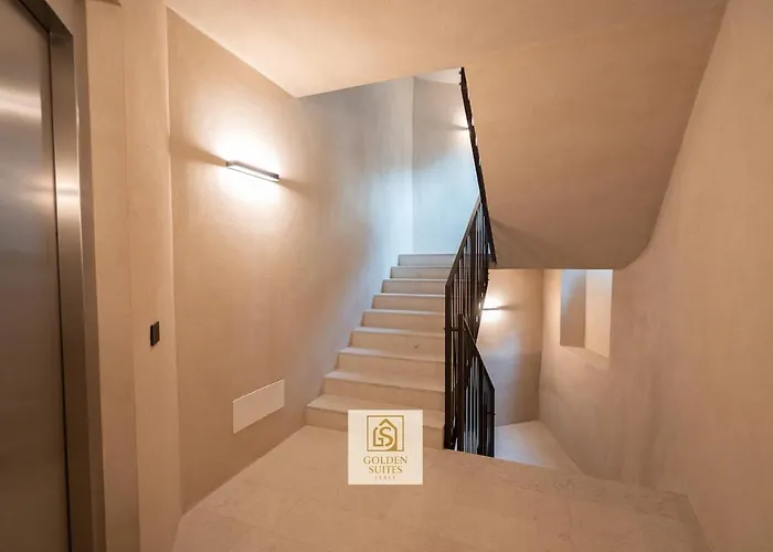 Goldensuitesitaly Duomo Luxury 1 דירה *