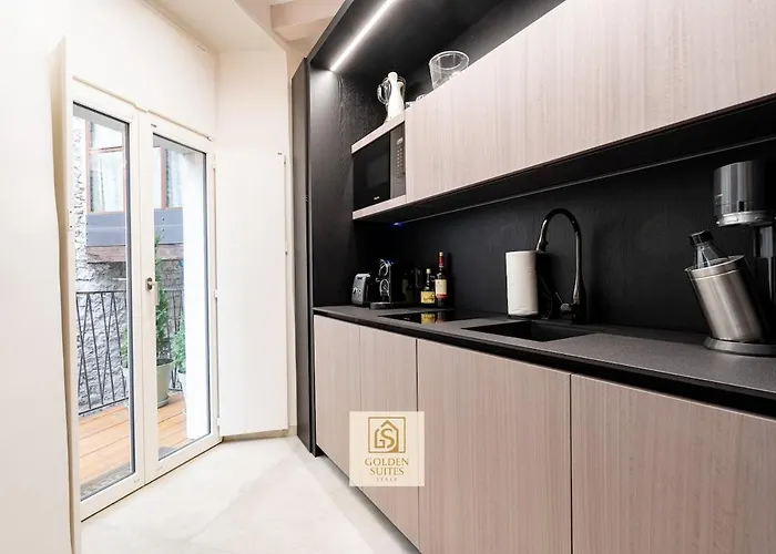 Goldensuitesitaly Duomo Luxury 1 דירה *