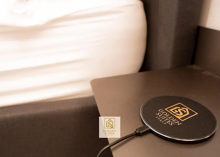 Goldensuitesitaly Duomo Luxury 1 דירה *