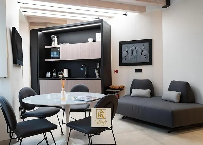 דירה Goldensuitesitaly Duomo Luxury 1 טרנטו