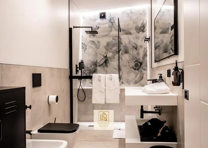 Goldensuitesitaly Duomo Luxury 1 * טרנטו