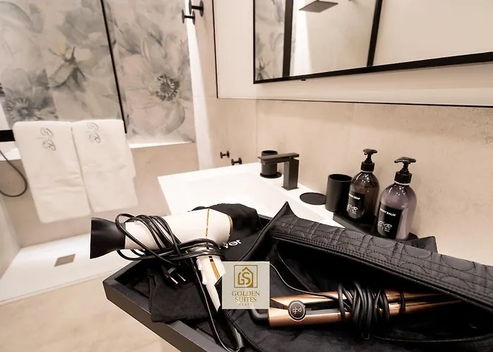 Goldensuitesitaly Duomo Luxury 1 דירה